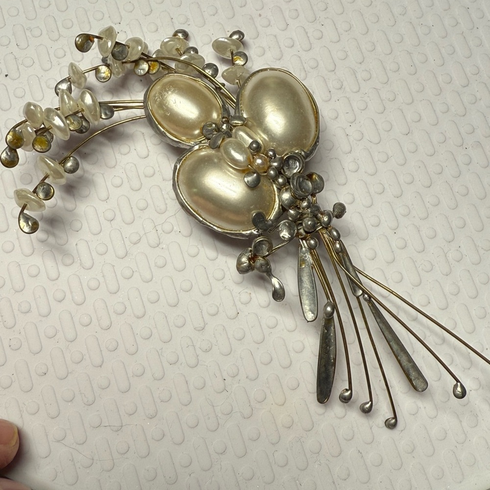 41.)Elegant Silver and Gold Floral scarf decor. Artisan 4/5 inches